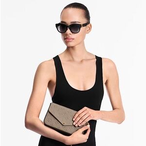 Louis Vuitton Felicie Pochette Monogram Empreinte Leather - 
Turtledove